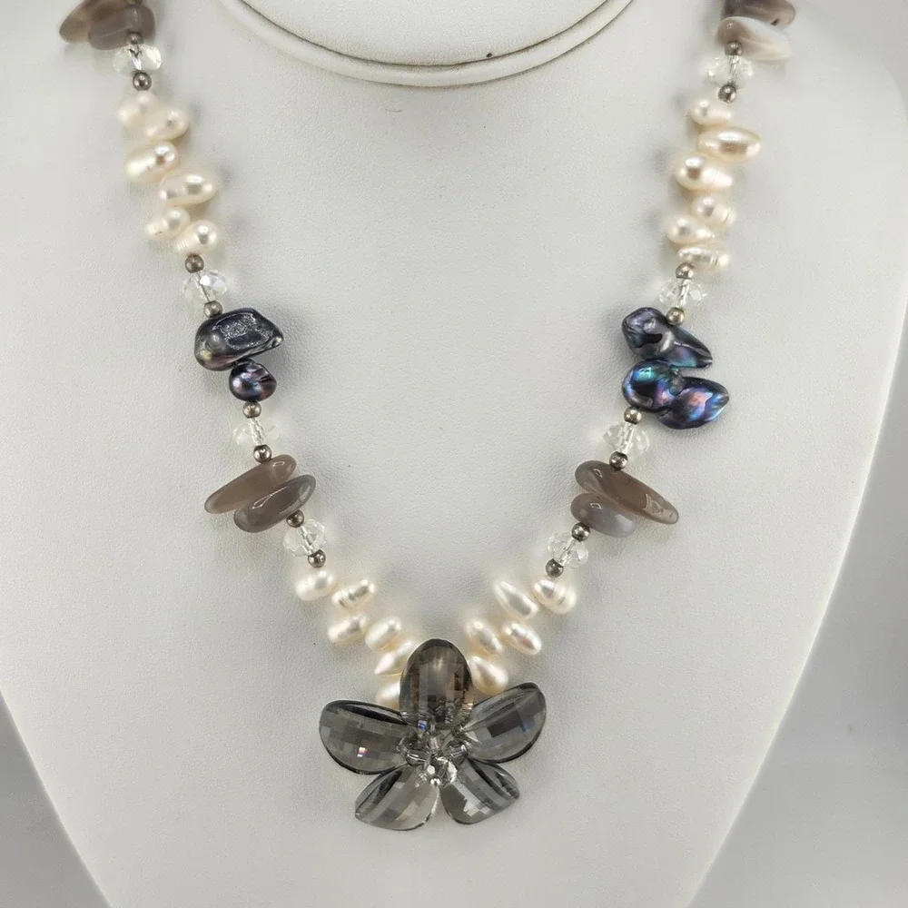 Freshwater Pearl Necklace Gray Flower Crystal‎ Stone Beaded Jewelry